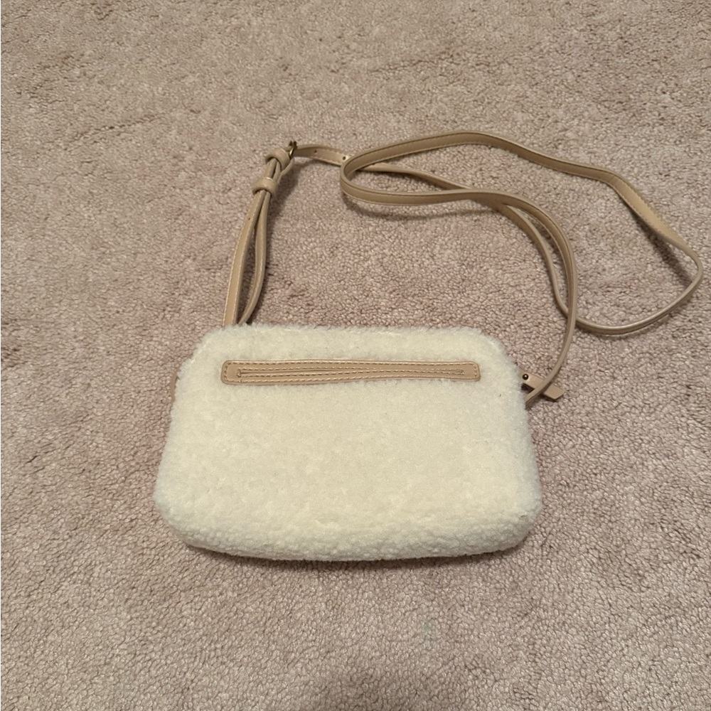 Universal Thread Crossbody